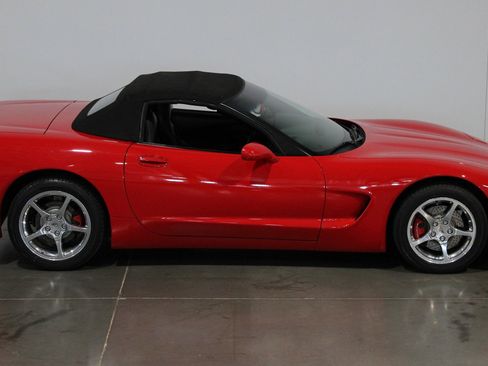 Used 2000 Chevrolet Corvette Convertible w/ Memory Pkg RWD image 8