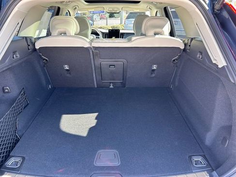 New 2026 Volvo XC60 B5 Ultra w/ Climate Package image 11