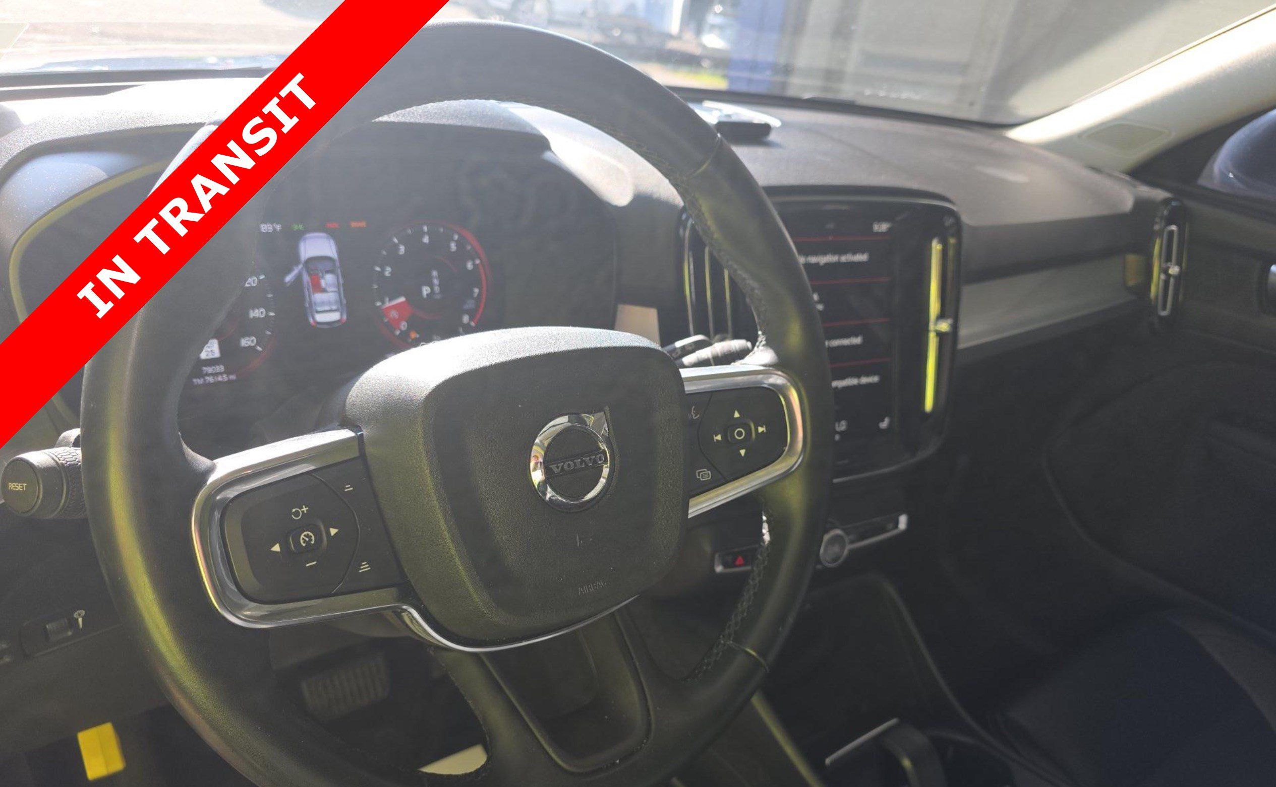 Used 2022 Volvo XC40 T5 Momentum AWD/4WD image 5