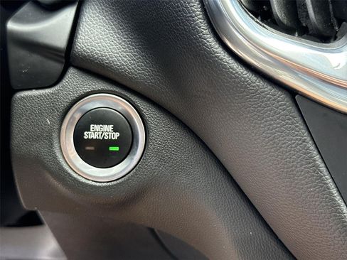 Used 2024 Chevrolet Equinox LT FWD image 15