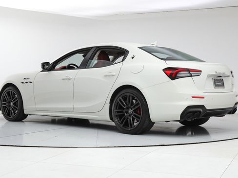 Certified 2023 Maserati Ghibli Modena RWD image 3