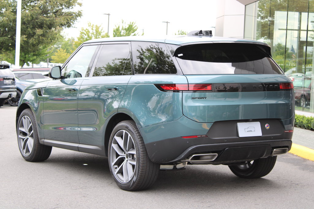 New 2027 Land Rover Range Rover Sport SE AWD/4WD image 5