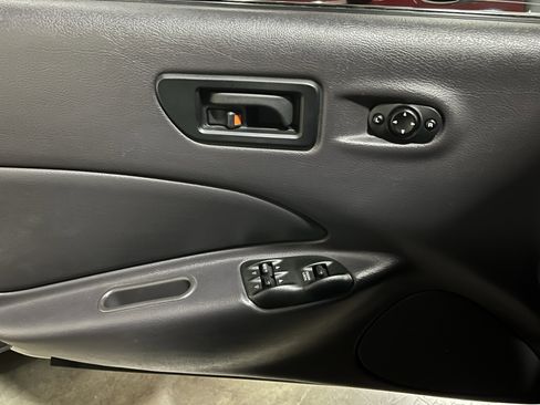 Used 2001 Chrysler Prowler image 9