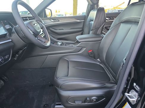 New 2026 Jeep Grand Cherokee Limited AWD/4WD image 8