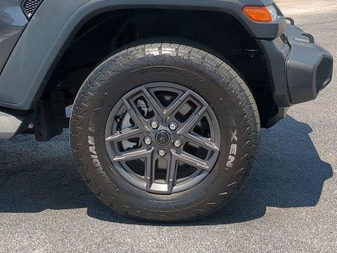 Used 2024 Jeep Wrangler Unlimited Sport AWD/4WD image 11