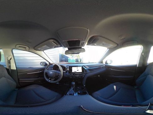 Used 2025 Toyota Camry LE image 37