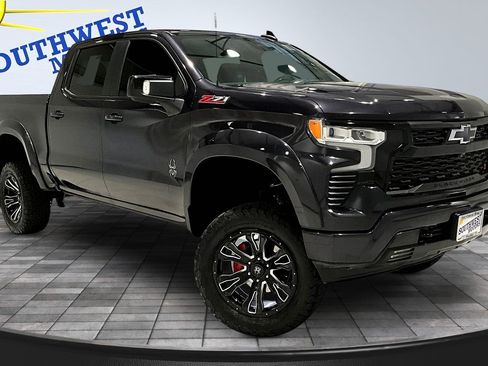 Used 2022 Chevrolet Silverado 1500 RST image 3
