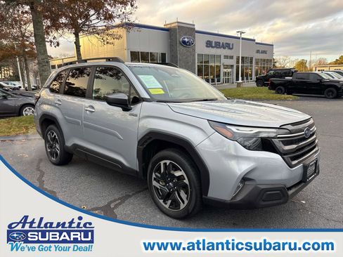 Certified 2025 Subaru Forester Premium image 1