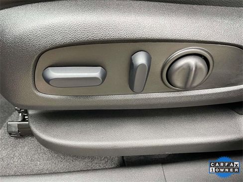 Used 2023 GMC Terrain SLT w/ Elevation Edition image 17