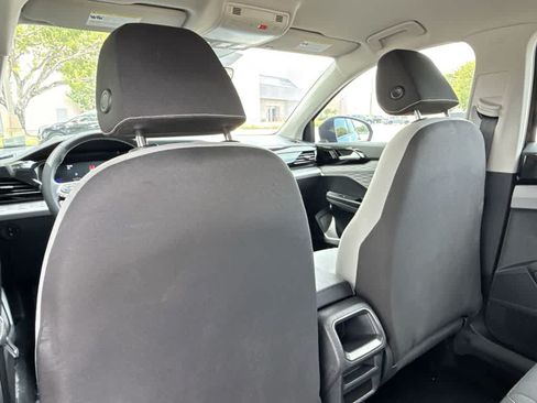 Certified 2024 Volkswagen Taos S FWD image 23