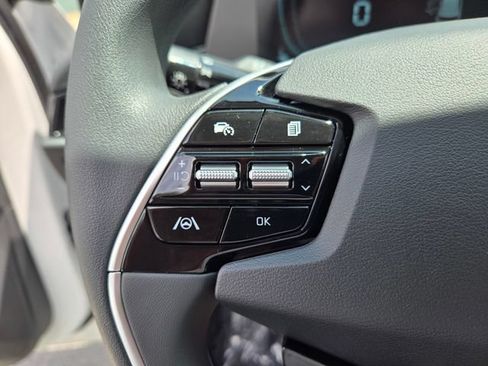 New 2026 Kia Niro LX FWD image 11
