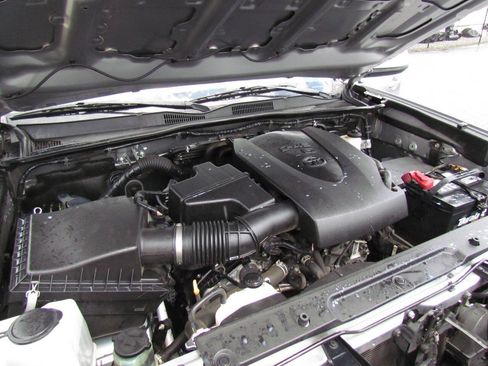 Used 2021 Toyota Tacoma SR5 RWD image 26