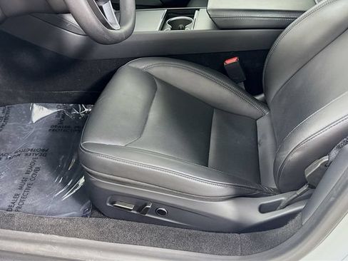 Used 2024 Tesla Model 3 Standard Range RWD image 17