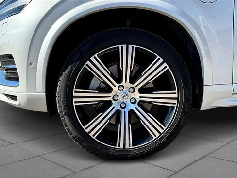 Used 2023 Volvo XC90 T8 Plus w/ Protection Package Premier image 9