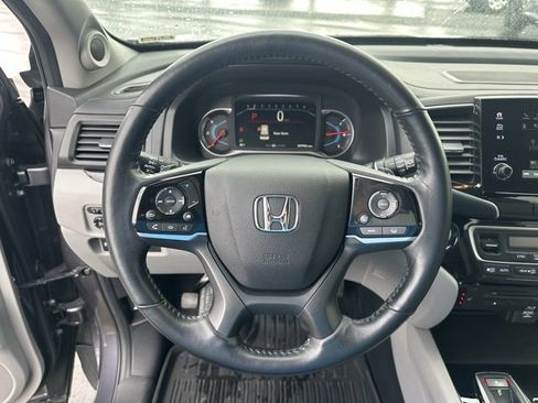 Used 2022 Honda Pilot Touring image 6