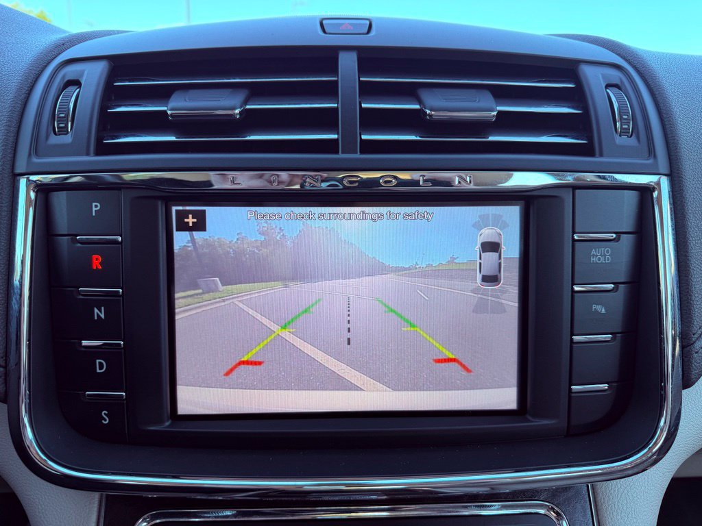 Used 2017 Lincoln Continental Select FWD image 20