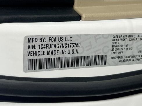 Used 2022 Jeep Grand Cherokee Laredo E w/ Security & Convenience Group image 30