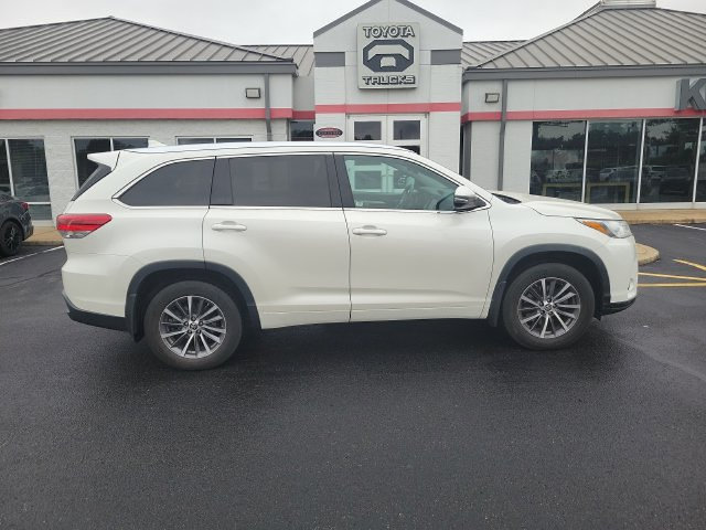 Used 2018 Toyota Highlander XLE AWD/4WD image 5