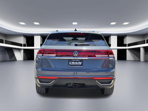 Used 2024 Volkswagen Atlas Cross Sport SE FWD image 5