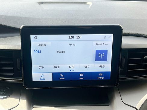 Used 2023 Ford Explorer XLT image 14