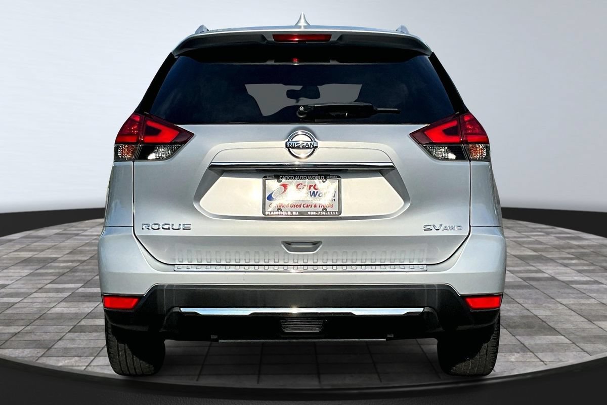 Used 2017 Nissan Rogue SV w/ SV Premium Package AWD/4WD image 6