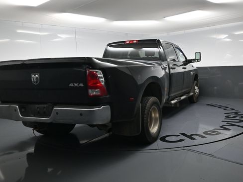 Used 2017 RAM 3500 Tradesman w/ Chrome Appearance Group AWD/4WD image 9