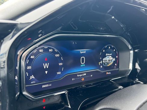 Used 2025 Chevrolet Silverado 2500 LT w/ Convenience Package image 24