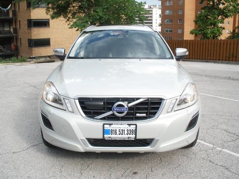 Used 2011 Volvo XC60 T6 R-Design w/ Convenience Pkg AWD/4WD image 6