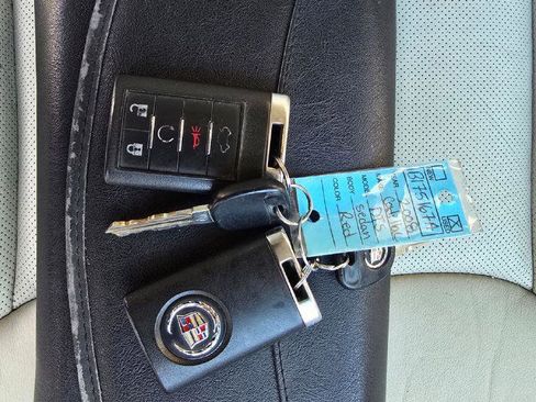 Used 2008 Cadillac DTS Luxury II image 10