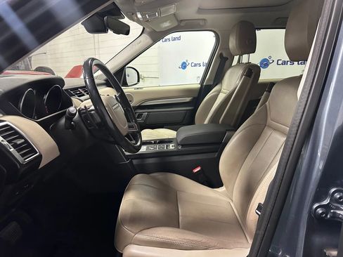 Used 2020 Land Rover Discovery Landmark AWD/4WD image 10