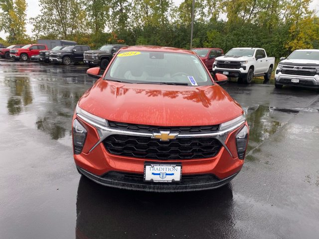 Used 2024 Chevrolet Trax LS w/ LS Convenience Package FWD image 18