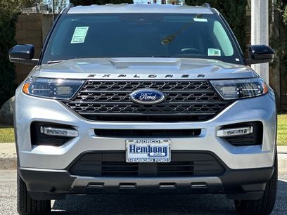 New 2024 Ford Explorer XLT w/ Equipment Group 202A