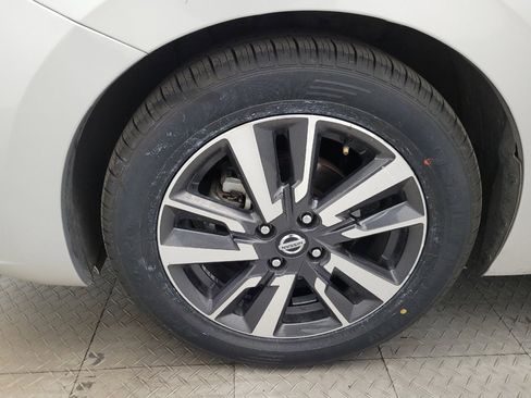 Used 2021 Nissan Versa SV FWD image 31