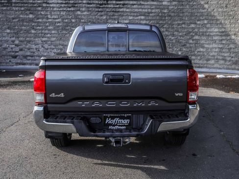 Used 2017 Toyota Tacoma SR5 image 8