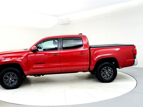 Certified 2023 Toyota Tacoma SR5 image 3