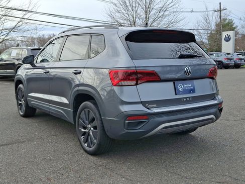 Certified 2022 Volkswagen Taos S image 4