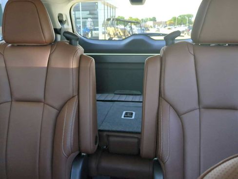 Certified 2022 Subaru Ascent Touring w/ Popular Package #2A AWD/4WD image 25