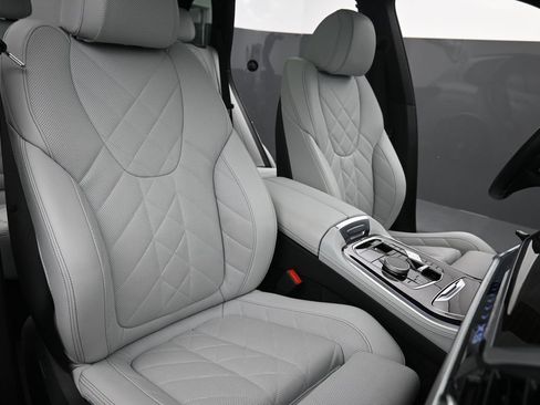 Used 2024 BMW X5 xDrive40i w/ M Sport Package AWD/4WD image 20