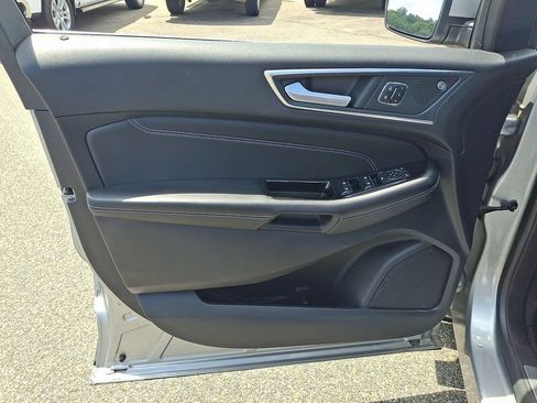Used 2020 Ford Edge Titanium AWD/4WD image 12