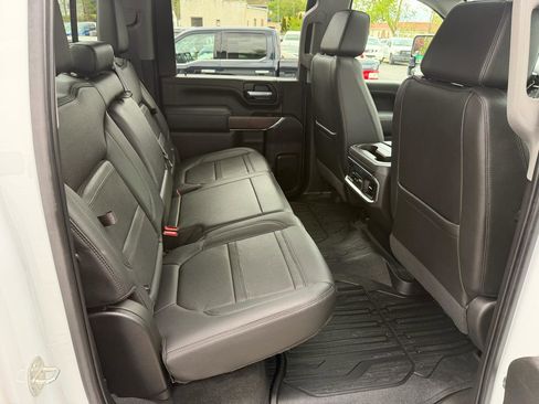 Used 2022 GMC Sierra 2500 Denali w/ Denali Ultimate Package AWD/4WD image 12