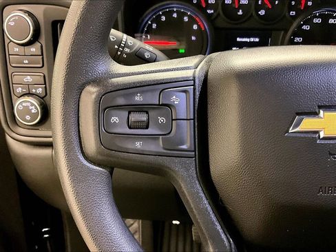 Used 2024 Chevrolet Silverado 2500 Custom image 12