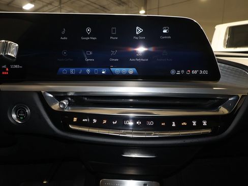 Used 2024 Cadillac Lyriq Luxury w/ LPO, Floor Liner Package image 17