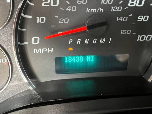 Used 2025 Chevrolet Express 2500 w/ Driver Convenience Package RWD image 34