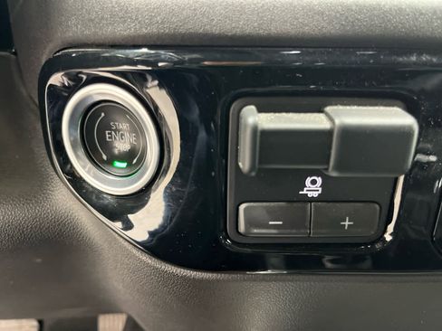 Certified 2022 GMC Sierra 1500 Elevation w/ Elevation Premium Package image 27