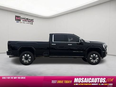 Used 2025 GMC Sierra 3500 Denali w/ Denali Reserve Package AWD/4WD image 8