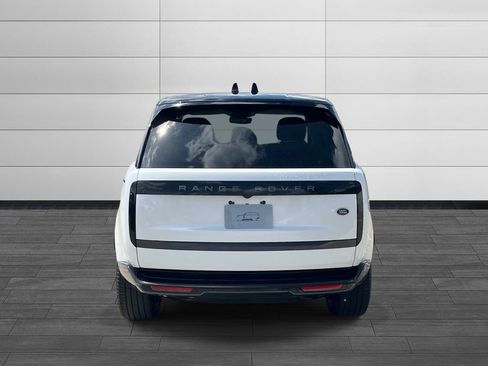 Used 2023 Land Rover Range Rover SE image 4