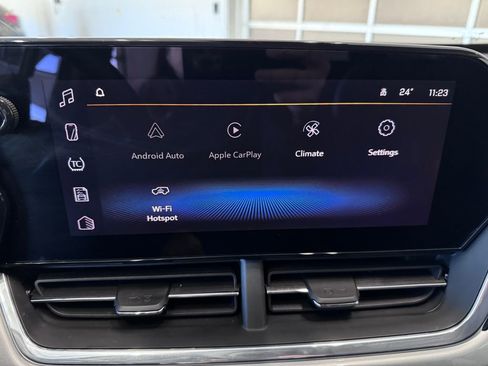 Certified 2025 Chevrolet Trax LT w/ LT Convenience Package image 17