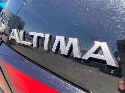 Used 2023 Nissan Altima 2.5 SV image 5