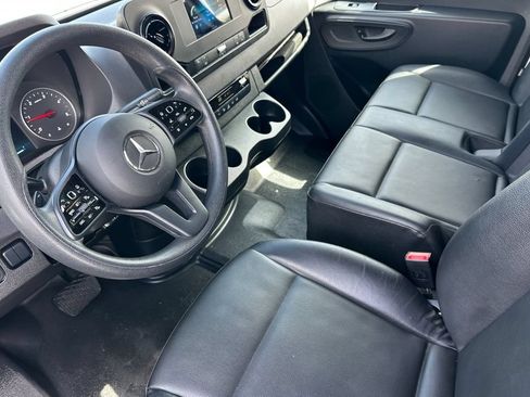 Used 2024 Mercedes-Benz Sprinter 2500 image 10