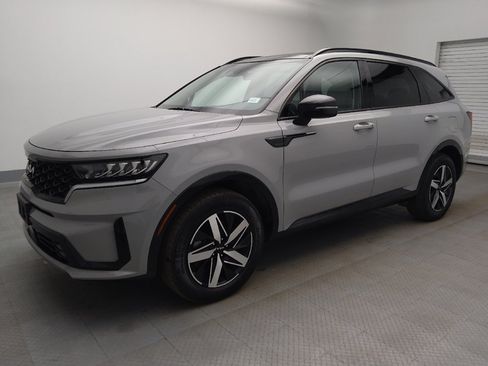 Used 2023 Kia Sorento EX w/ Panoramic Sunroof Package FWD image 2